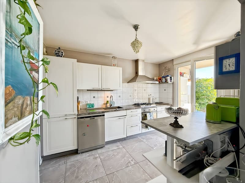 Appartement terrasse de 3.5 pièces à Divonne-les-Bains – 91m2 - terrasse, jardin, cave, garage (4)