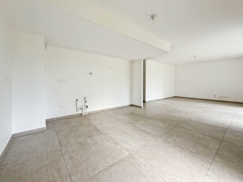Appartement terrasse de 5 pièces à Divonne-les-Bains - 108m2 - jardin, cave, double garage (4)
