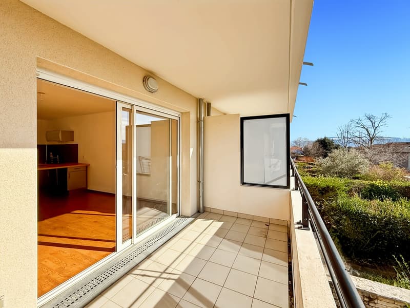 Charmant appartement de 2 pièces avec balcon et piscine à Prévessin-Moëns (1)