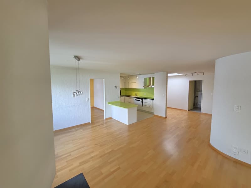 Schöne 4.5-Zimmer-Dachwohnung in Gossau - ruhig gelegen und doch zentral (4)