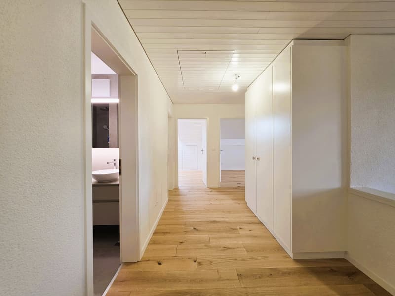 Frisch renovierte 5.5-Zimmer-Maisonettewohnung in Kirchberg (11)