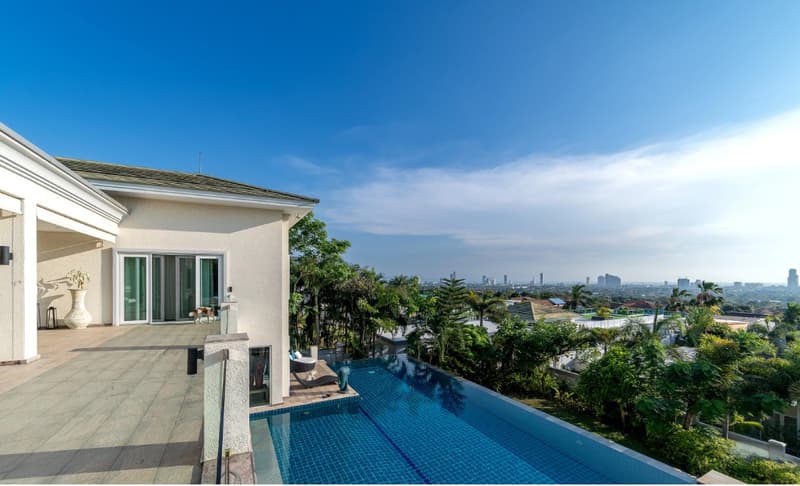 Traumhafte Villa an Top-Lage in Pattaya, Thailand (7)