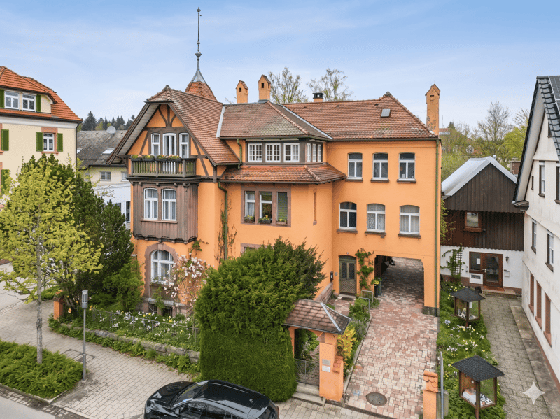 IMMORath.de – Herrschaftliches Stadthaus mit einzigartigem Charakter in Königsfeld (1)