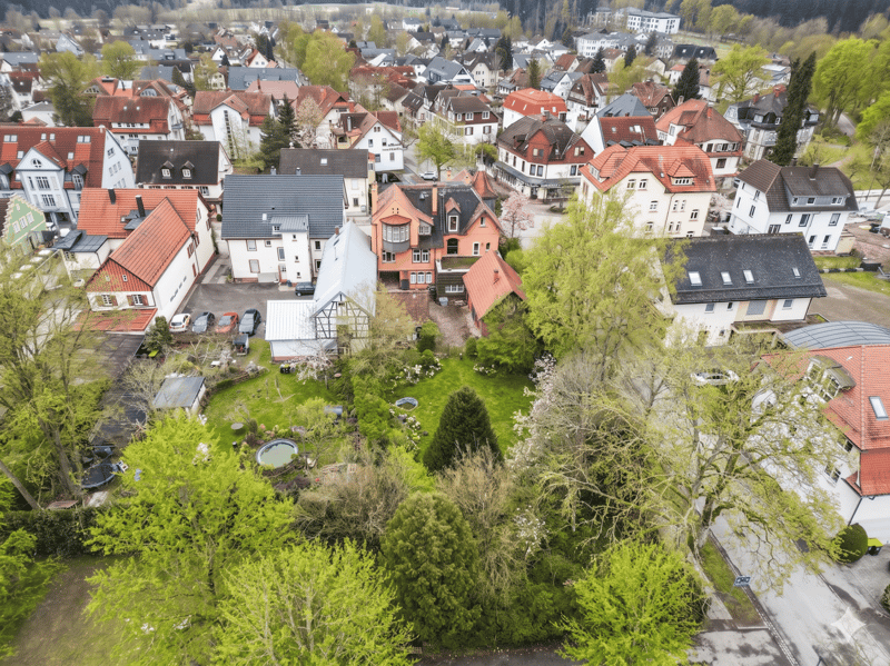 IMMORath.de – Herrschaftliches Stadthaus mit einzigartigem Charakter in Königsfeld (3)