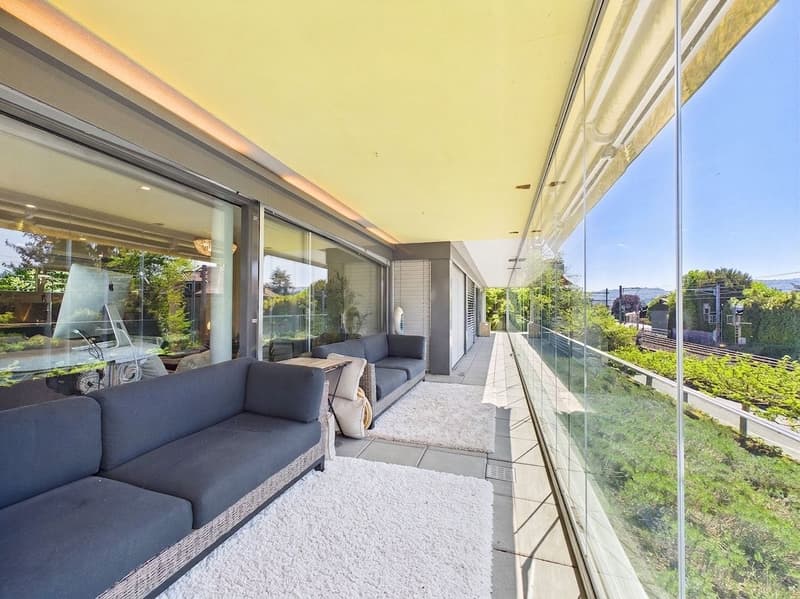5.5-room garden apartment with glazed terrace in central location in Zollikon (5)