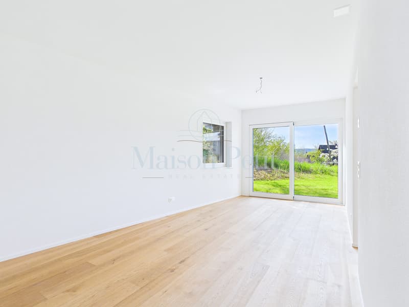 Enchanting 5.5-room garden apartment with 336 m² garden and privacy (9)