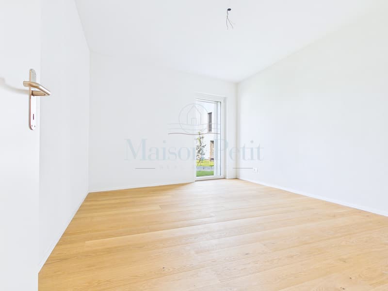Enchanting 5.5-room garden apartment with 336 m² garden and privacy (13)