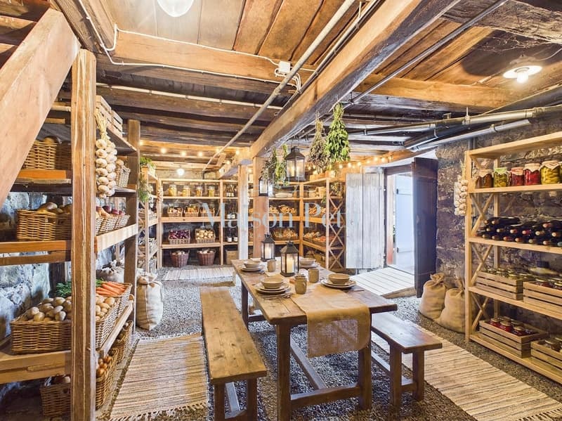 Due edifici, un potenziale: casa residenziale finita, fienile libero per rendita! (5)