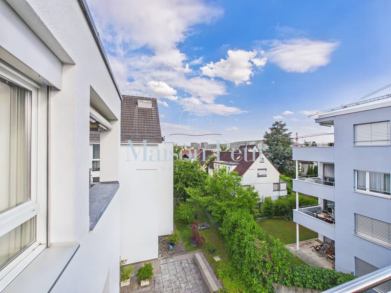 Zürich-City - mit Aussicht auf den Üetliberg an ruhiger Lage, mit allem was das Herz begehrt. Ideal für Singles oder Paare. (12)