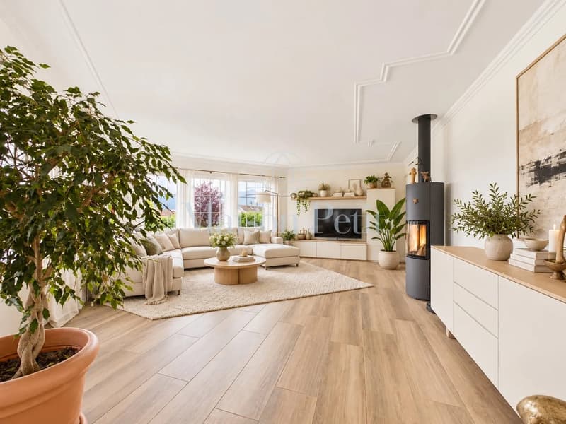 Das grandiosä Eifamiliehuus mit Garten, unverbaubarer Aussicht und viel Platz isch ready für neue Besitzer (1)