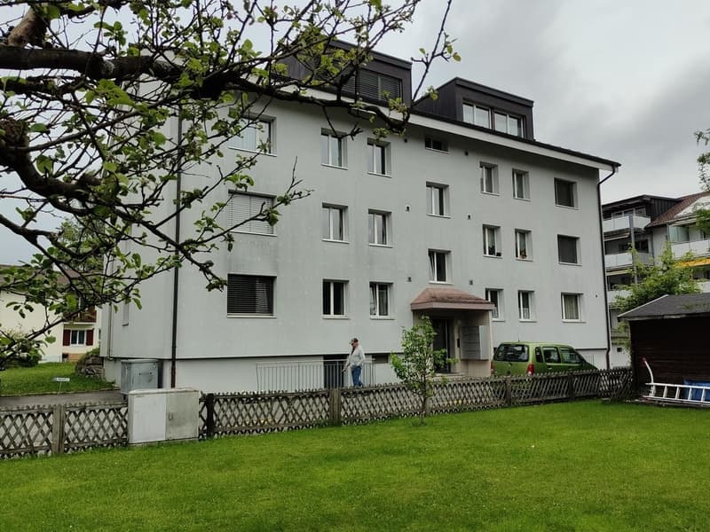 Aussenansicht_mit_Eingang.jpg
