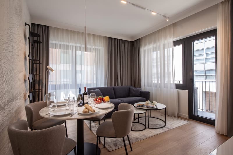 Flexible Rental from 1 Month — Furnished 2.5-Room Apartment with Balcony in Lugano (1)