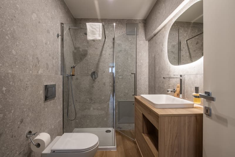 Flexible Rental from 1 Month — Furnished 2.5-Room Apartment with Balcony in Lugano (10)