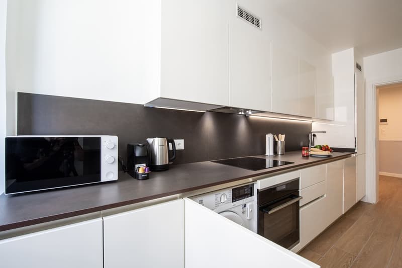 Flexible Rental from 1 Month — Furnished 2.5-Room Apartment with Balcony in Lugano (14)
