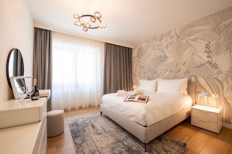Flexible Rental from 1 Month -Furnished 3.5-Room Apartment with Balcony and Stunning Views in Lugano (1)