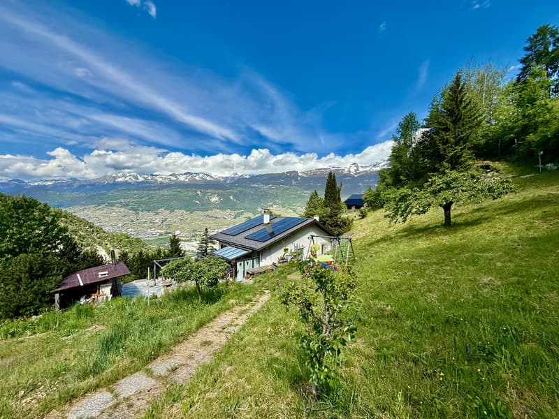 Casa unifamiliare con grande terreno edificabile nella valle di Anniviers (1)