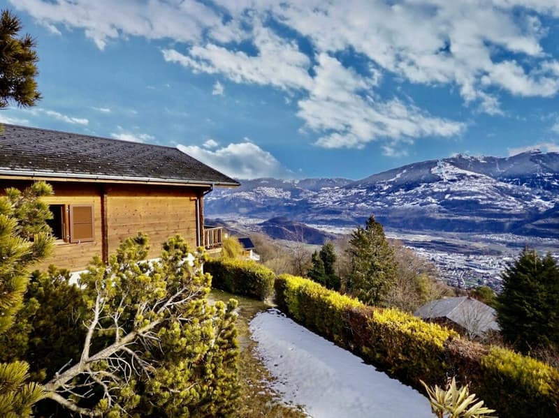 Maison familale avec 2 pièces indépendantes à Aven (1)