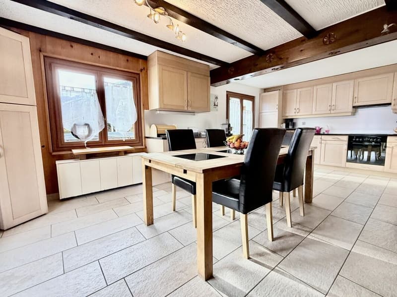 Maison familale avec 2 pièces indépendantes à Aven (4)