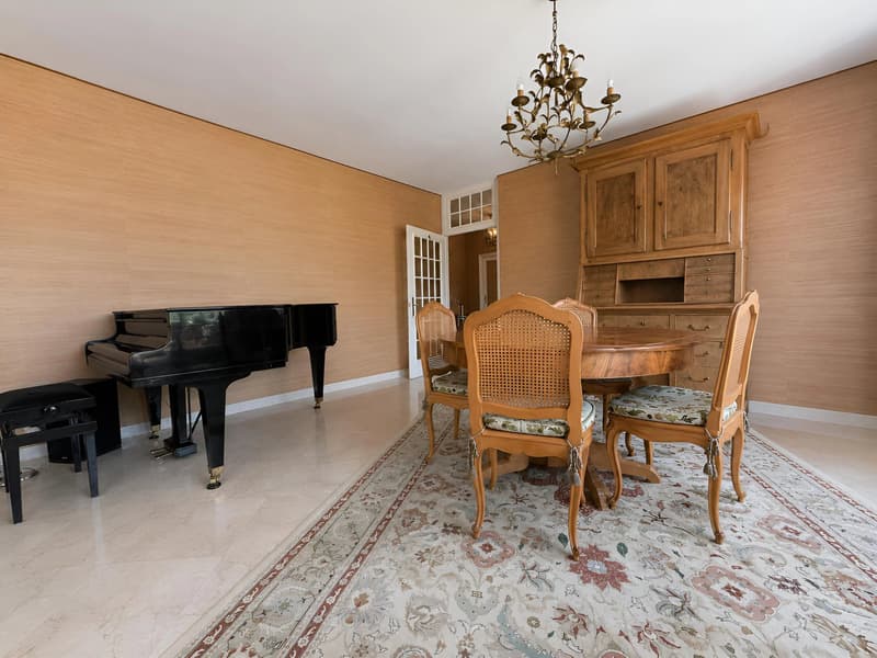 Geräumige 6.5-Zimmer-Wohnung mit Bergblick in Sion (3)
