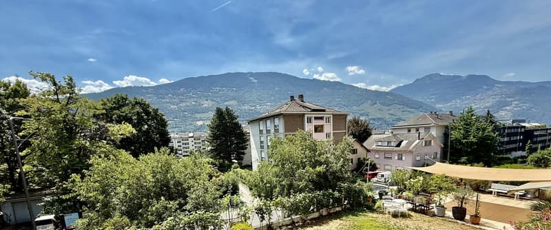 Geräumige 6.5-Zimmer-Wohnung mit Bergblick in Sion (10)