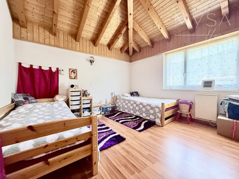 Bel appartement de 4½ pièces situé au dernier étage (8)
