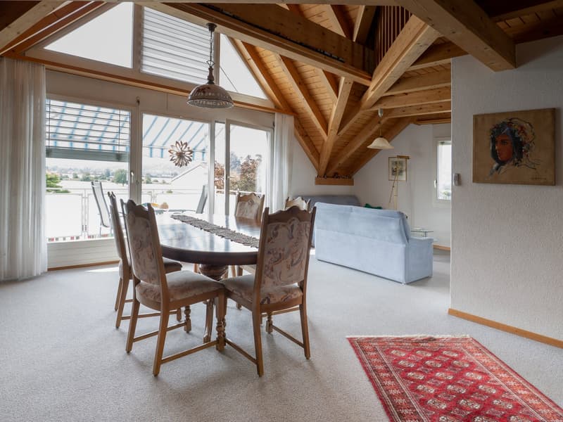Charmante 6.5-Zimmer-Dachwohnung mit Weitblick (6)