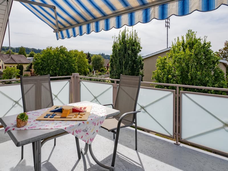 Charmante 6.5-Zimmer-Dachwohnung mit Weitblick (12)