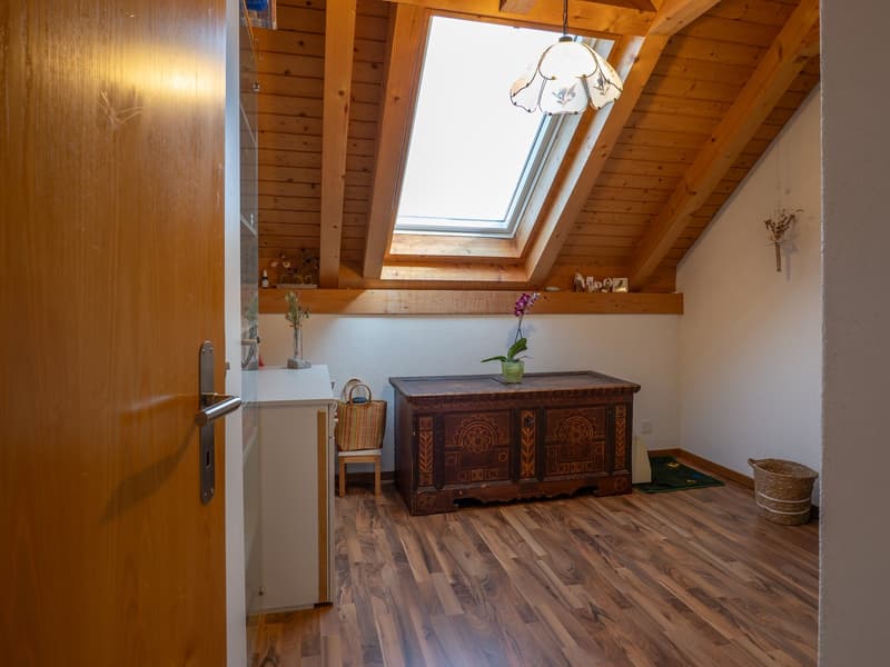 Charmante 6.5-Zimmer-Dachwohnung mit Weitblick (19)
