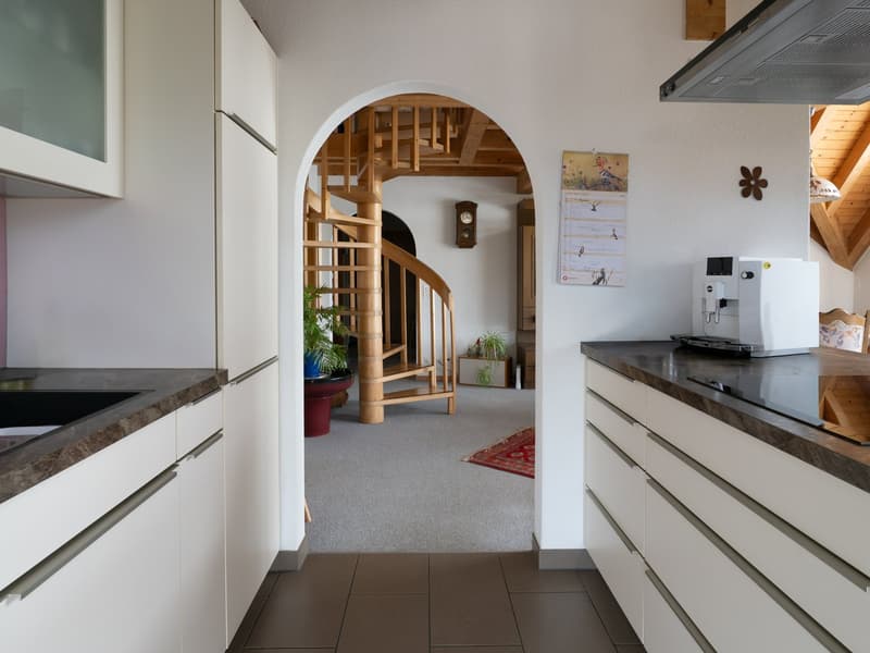 Charmante 6.5-Zimmer-Dachwohnung mit Weitblick (5)