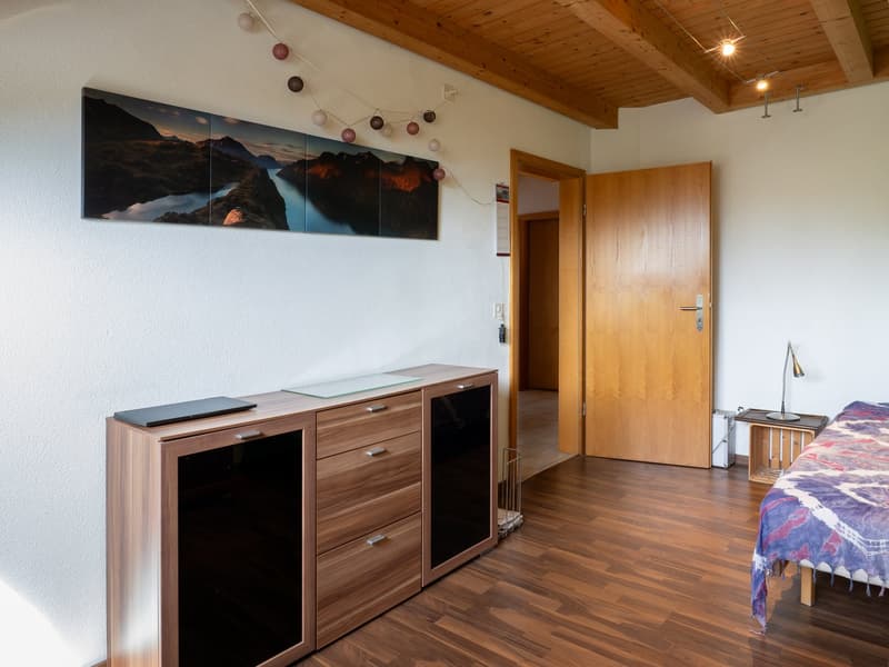 Charmante 6.5-Zimmer-Dachwohnung mit Weitblick (18)