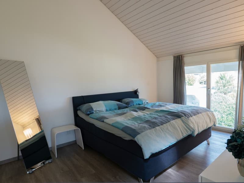 Stilvolles 6.5 Zimmer-Einfamilienhaus mit unverbaubarer Alpensicht (15)