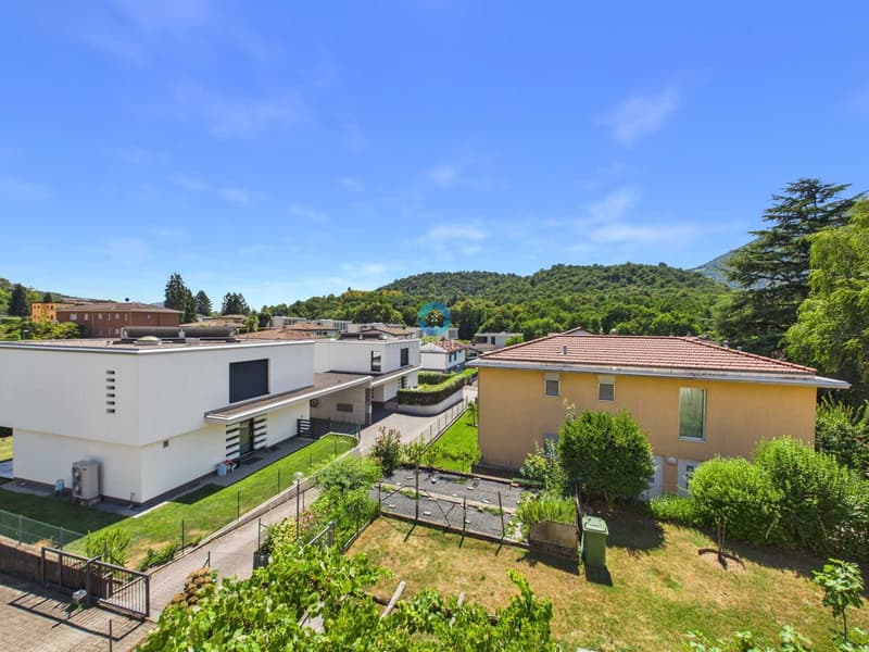 Casa bifamiliare 9 locali con giardino a Ponte Capriasca (10)