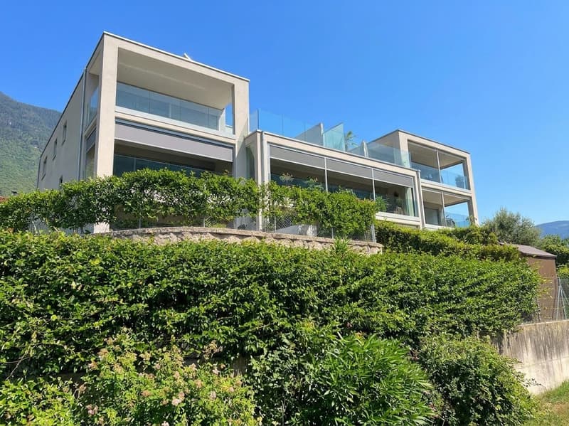 3.5 locali moderno e luminoso con loggia a Claro (9)