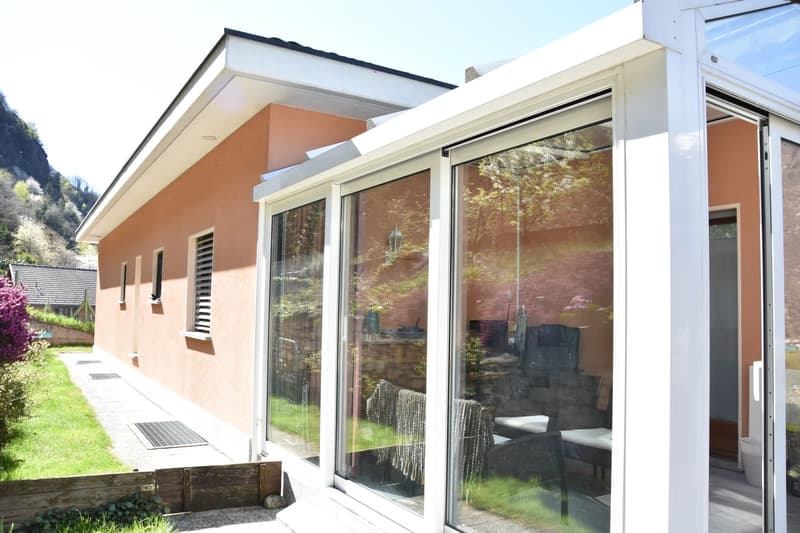Casa di 5.5 locali con appartamentino distinto, con ampio giardino a Claro (11)