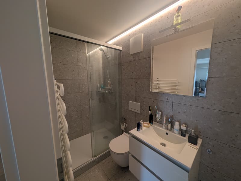 Room in shared flat in Pilatus Kulm (2)
