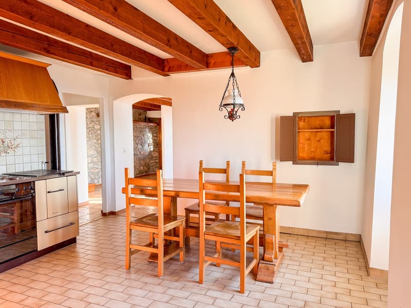 ### Proprietà di carattere con vista panoramica sul lago – Villeneuve (13)