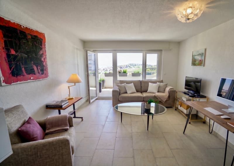 2.5-room apartment with a far-reaching view in Zurich Affoltern (2)