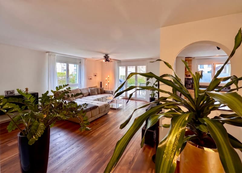 Exklusive 4.5-Zimmer- Gartenmaisonette in Winkel ZH (2)
