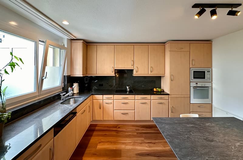 Exklusive 4.5-Zimmer- Gartenmaisonette in Winkel ZH (6)