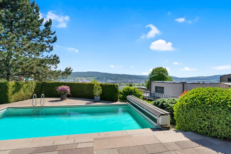 Exclusive villa with pool and scenic views (2)