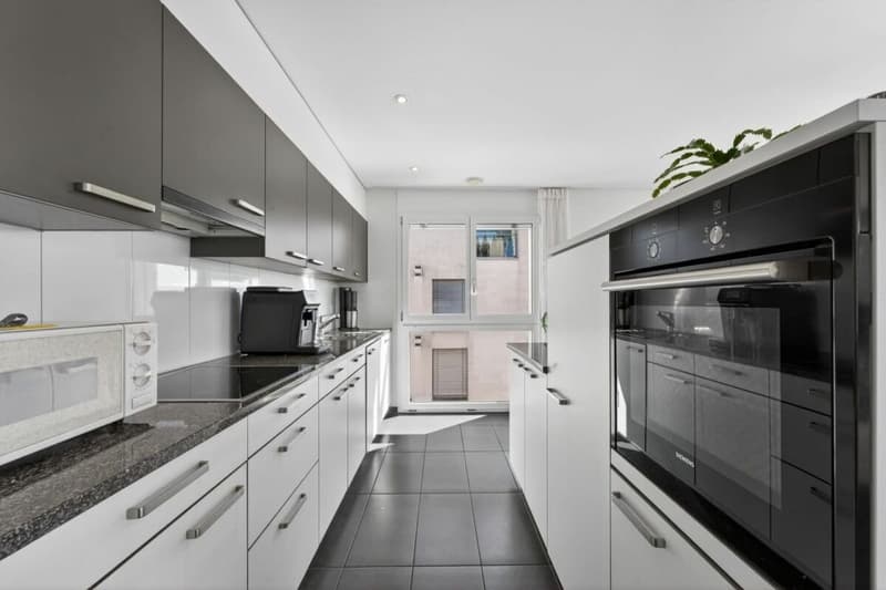 Appartement 4,5 pièces avec vue lointaine et balcon à Geuensee (10)