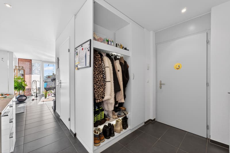 Appartement de jardin ensoleillé de 3,5 pièces avec balcon et grand espace de séjour au jardin (5)