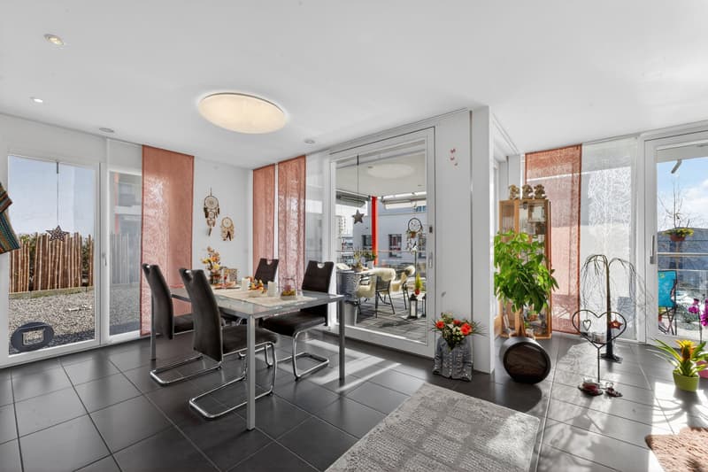 Appartement de jardin ensoleillé de 3,5 pièces avec balcon et grand espace de séjour au jardin (3)