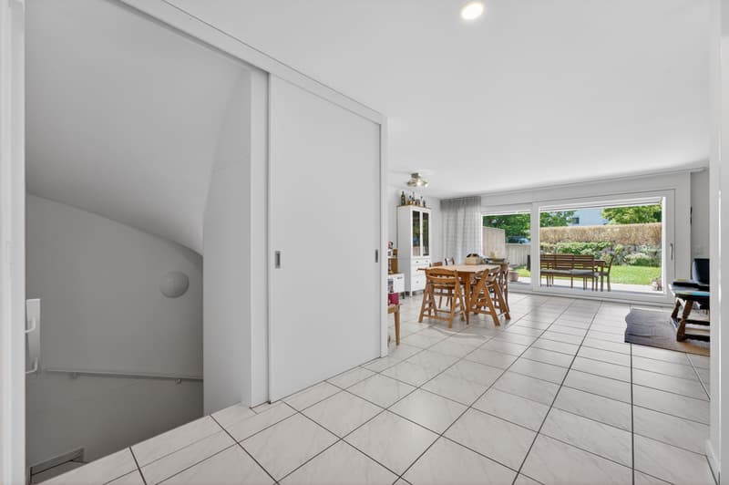 Living like in your own house - 5.5 rooms with garden and spacious floor plan (3)