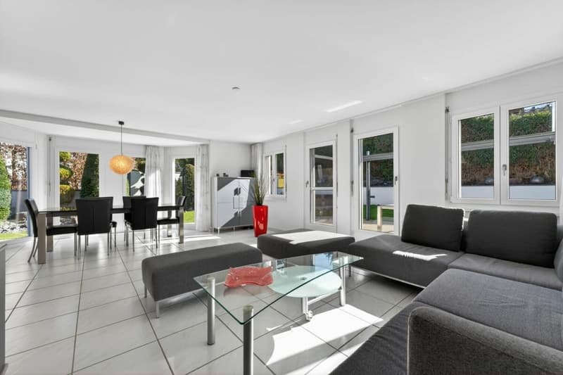 Casa unifamiliare accogliente con molteplici possibilità di utilizzo e oasi di giardino privata (5)