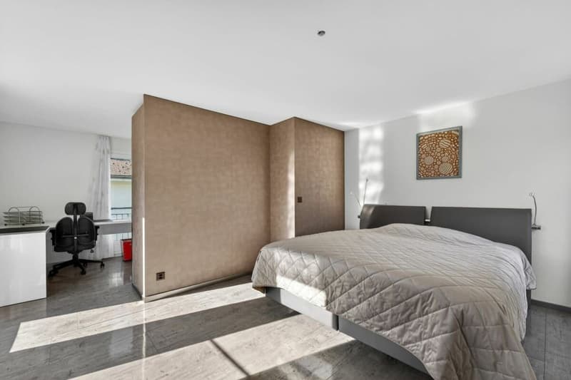 Casa unifamiliare accogliente con molteplici possibilità di utilizzo e oasi di giardino privata (11)