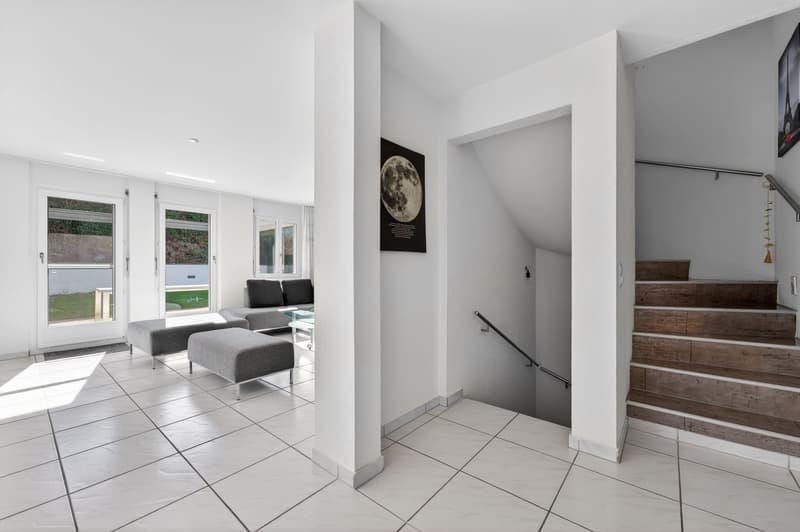Casa unifamiliare accogliente con molteplici possibilità di utilizzo e oasi di giardino privata (13)