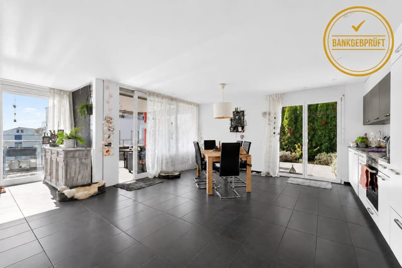 Appartement-jardin 2.5 pièces avec balcon et vaste espace de séjour extérieur (1)