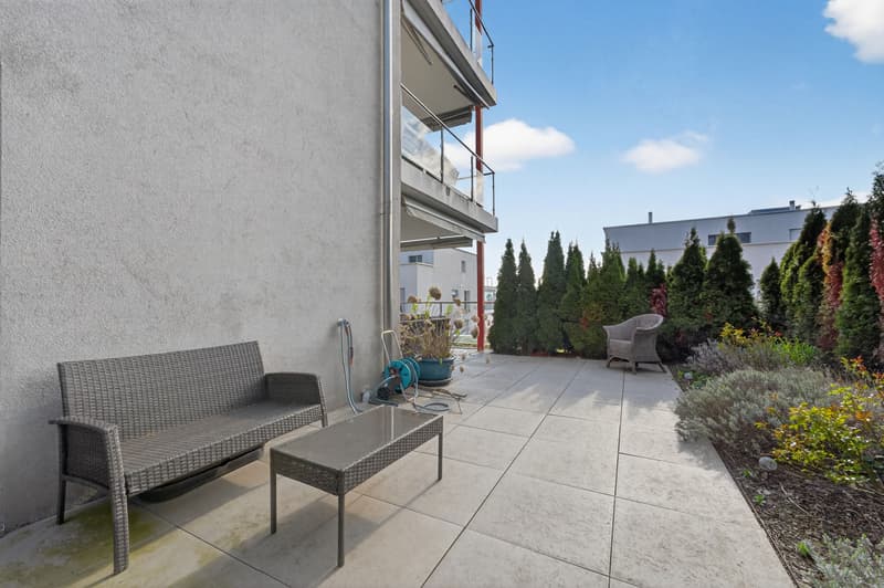 Appartement-jardin 2.5 pièces avec balcon et vaste espace de séjour extérieur (8)