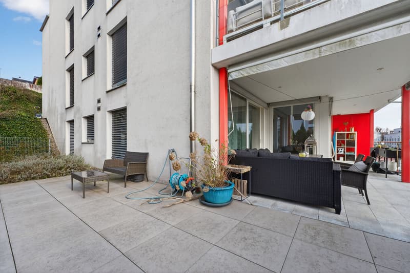 Appartement-jardin 2.5 pièces avec balcon et vaste espace de séjour extérieur (10)